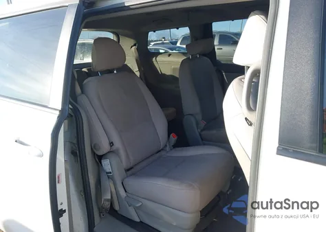 2016 Kia Sedona Lx из США, поврежденный, VIN KNDMB5C10G6173876